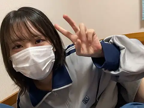 Snapshot of miniminimo_o chatting on May 24, 11:37 am miniminimo o online show from May 24, 11:37 am