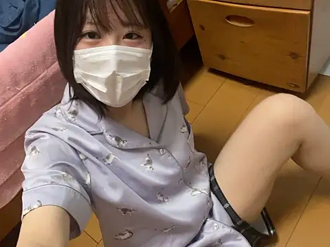 Snapshot of miniminimo_o chatting on May 29, 1:25 am miniminimo o online show from May 29, 1:25 am