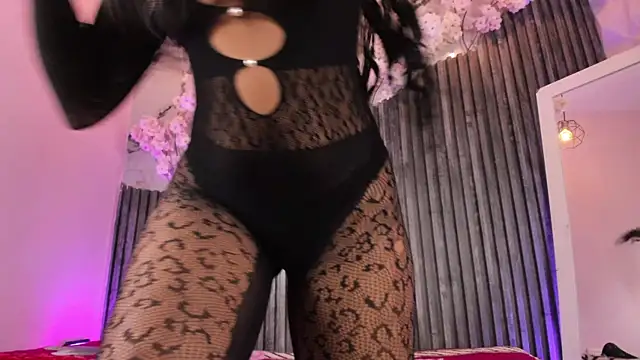 Snapshot of Jazmin_Fox chatting on May 25, 11:27 am Jazmin Fox online show from May 25, 11:27 am