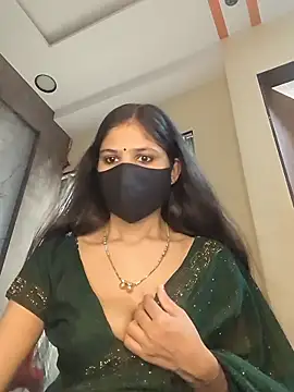Snapshot of kaira_noty chatting on June 6, 3:11 am kaira noty online show from June 6, 3:11 am
