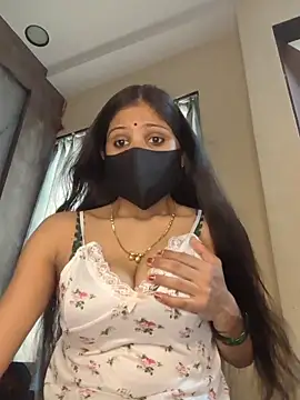 Snapshot of kaira_noty chatting on June 23, 10:57 am kaira noty online show from June 23, 10:57 am