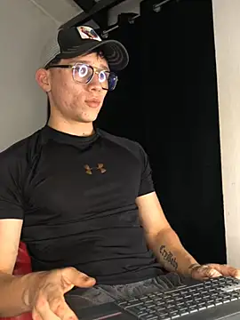 Snapshot of Salvatore_angelo chatting on August 2, 3:27 am Salvatore angelo online show from August 2, 3:27 am