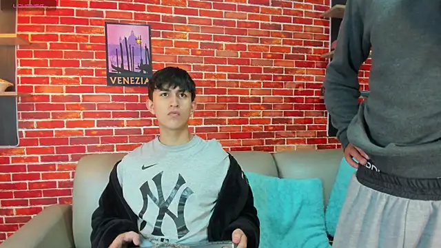 Hoot boyss  online show from June 2, 8:00 pm