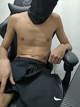 LuanAlvess online show from June 12, 2:32 am