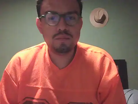 Snapshot of FrancBastien chatting on June 2, 4:14 am FrancBastien online show from June 2, 4:14 am