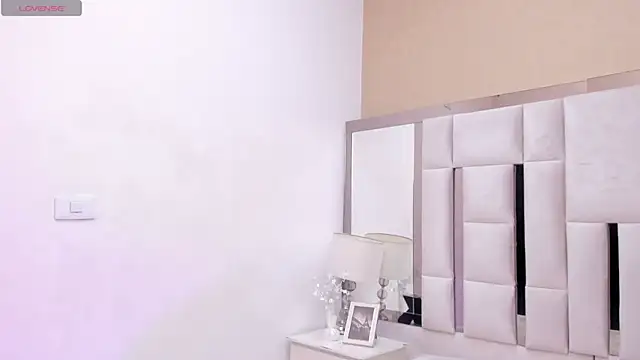 Snapshot of Spider_WebbedX chatting on May 25, 12:00 pm Spider WebbedX online show from May 25, 12:00 pm