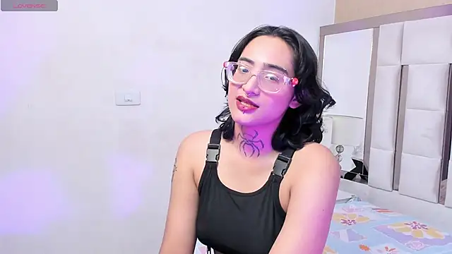 Snapshot of Spider_WebbedX chatting on June 27, 12:22 pm Spider WebbedX online show from June 27, 12:22 pm