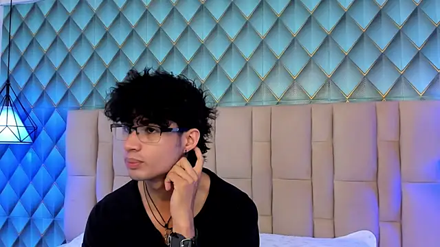Sofia-Ethan online show from May 31, 1:29 pm