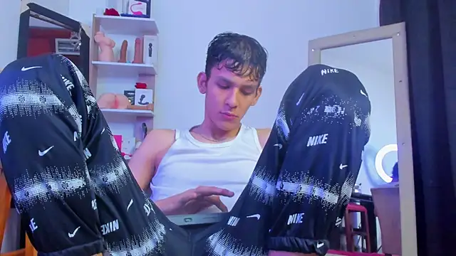 Snapshot of my_temptation_Dante_hot chatting on June 4, 6:58 pm my temptation Dante hot online show from June 4, 6:58 pm