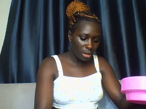 Snapshot of Sexxy_Melany_ chatting on July 9, 6:28 am Sexxy Melany online show from July 9, 6:28 am