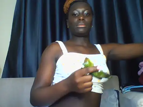 Snapshot of Sexxy_Melany_ chatting on July 17, 5:58 am Sexxy Melany online show from July 17, 5:58 am