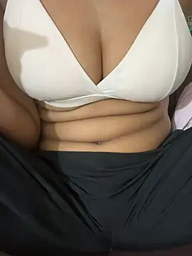 Snapshot of Poonam-Ray chatting on June 17, 6:27 am Poonam-Ray online show from June 17, 6:27 am