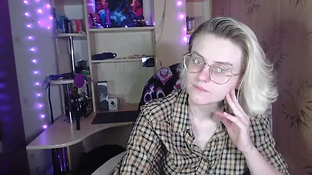 Snapshot of __Freya___ chatting on May 25, 9:59 am Freya online show from May 25, 9:59 am