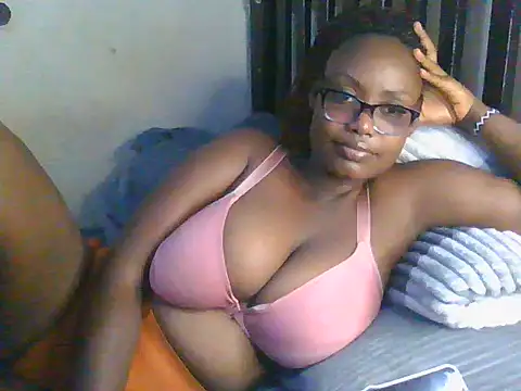 Snapshot of Sexy-Mish chatting on May 24, 7:08 pm Sexy-Mish online show from May 24, 7:08 pm