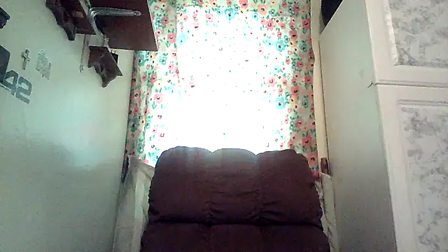 Snapshot of JoeFavorite69 chatting on June 1, 1:46 pm JoeFavorite69 online show from June 1, 1:46 pm