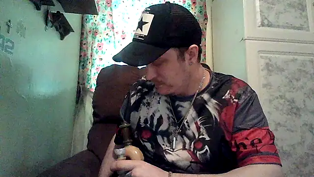 Snapshot of JoeFavorite69 chatting on June 7, 10:13 pm JoeFavorite69 online show from June 7, 10:13 pm