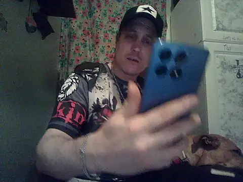Snapshot of JoeFavorite69 chatting on August 8, 9:00 am JoeFavorite69 online show from August 8, 9:00 am