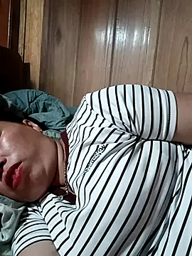 Snapshot of -Yeyi- chatting on July 5, 11:06 am -Yeyi- online show from July 5, 11:06 am