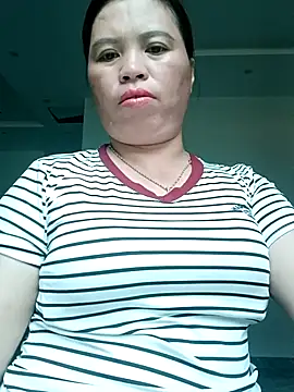Snapshot of -Yeyi- chatting on July 9, 10:30 am -Yeyi- online show from July 9, 10:30 am