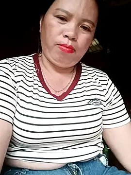 Snapshot of -Yeyi- chatting on July 9, 10:36 pm -Yeyi- online show from July 9, 10:36 pm