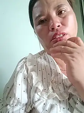 Snapshot of -Yeyi- chatting on July 12, 11:40 pm -Yeyi- online show from July 12, 11:40 pm