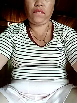 Snapshot of -Yeyi- chatting on July 14, 10:32 am -Yeyi- online show from July 14, 10:32 am