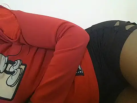 Snapshot of Sexxyrina chatting on June 29, 10:15 am Sexxyrina online show from June 29, 10:15 am