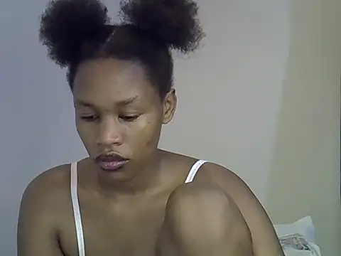 Snapshot of ANGEL_MIA23 chatting on May 28, 1:58 am ANGEL MIA23 online show from May 28, 1:58 am