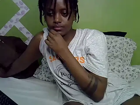 Snapshot of Slim_shedy1 chatting on June 29, 10:37 am Slim shedy1 online show from June 29, 10:37 am
