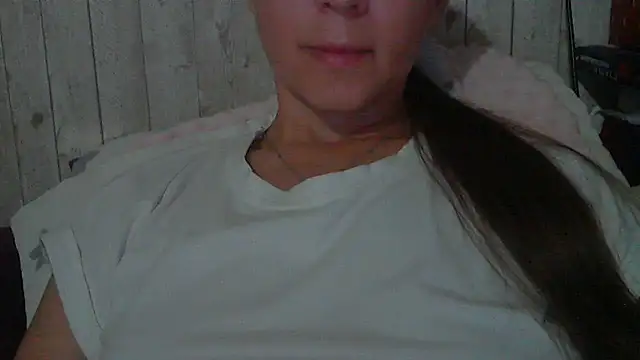 Snapshot of Bella--White chatting on May 28, 5:21 pm Bella--White online show from May 28, 5:21 pm