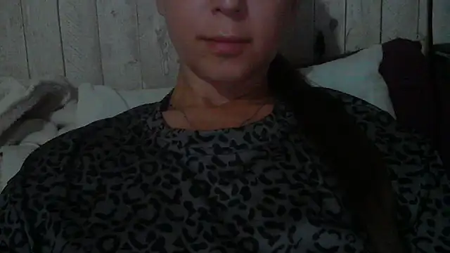 Snapshot of Bella--White chatting on May 29, 4:05 pm Bella--White online show from May 29, 4:05 pm