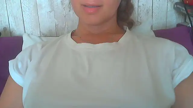 Bella--White online show from June 9, 8:04 am