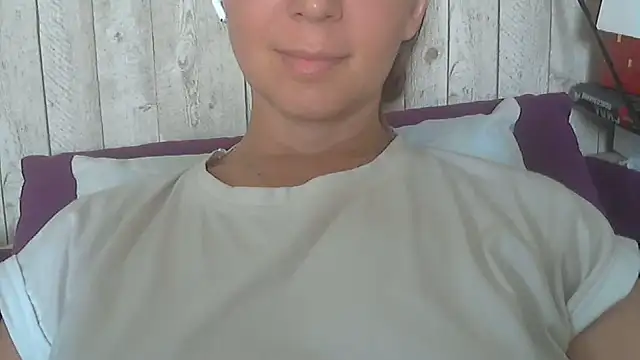 Bella--White online show from June 10, 5:18 am