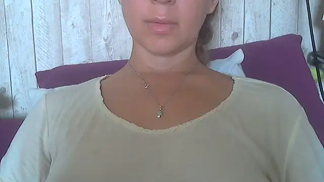 Bella--White online show from June 12, 5:39 am