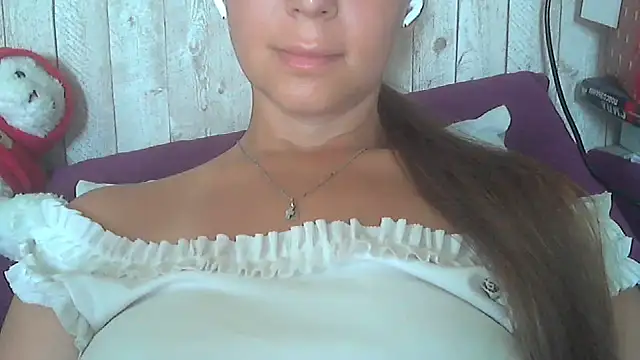 Bella--White online show from June 16, 5:43 am