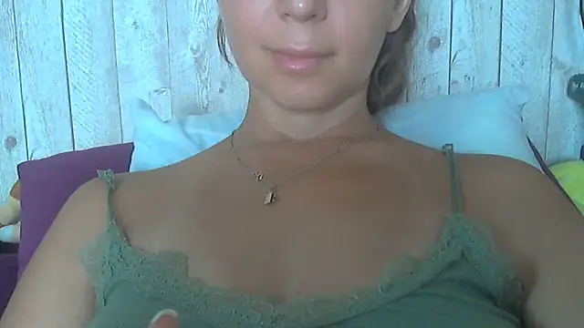 Bella--White online show from July 5, 6:20 am