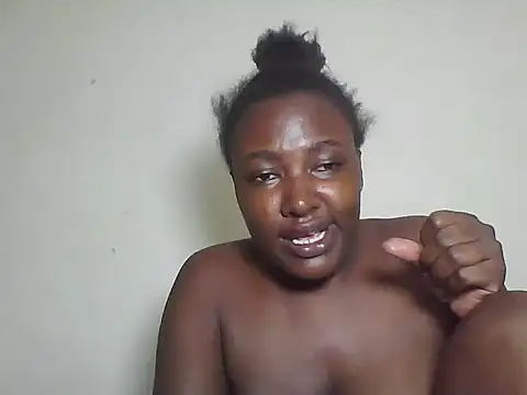 Snapshot of Blackqueen5 chatting on July 9, 10:14 pm Blackqueen5 online show from July 9, 10:14 pm