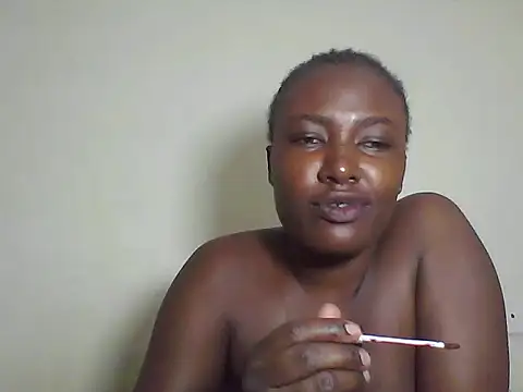 Snapshot of Blackqueen5 chatting on July 12, 6:21 pm Blackqueen5 online show from July 12, 6:21 pm