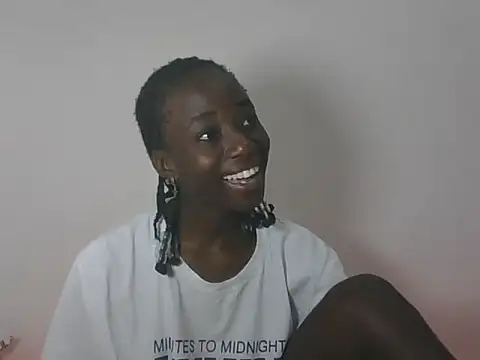 Snapshot of Darkpretty23 chatting on May 25, 3:29 pm Darkpretty23 online show from May 25, 3:29 pm