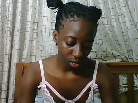 Snapshot of Darkpretty23 chatting on July 9, 7:29 pm Darkpretty23 online show from July 9, 7:29 pm