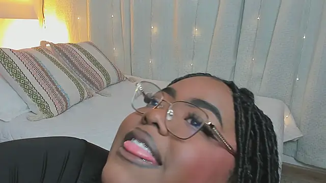 Snapshot of Ayanaa_Ebony_ chatting on May 26, 11:17 am Ayanaa Ebony online show from May 26, 11:17 am