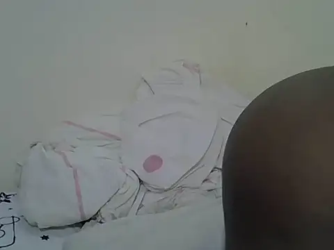 Snapshot of Curvy_nelly1 chatting on June 25, 2:22 am Curvy nelly1 online show from June 25, 2:22 am