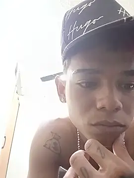 Snapshot of cute_boy_angelx18 chatting on July 6, 8:33 pm cute boy angelx18 online show from July 6, 8:33 pm