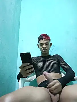 Snapshot of cute_boy_angelx18 chatting on July 19, 7:01 am cute boy angelx18 online show from July 19, 7:01 am