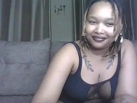 Snapshot of Candy_Tracy chatting on June 5, 10:48 pm Candy Tracy online show from June 5, 10:48 pm