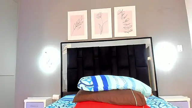 Snapshot of zoe_curvyy chatting on July 2, 12:11 pm zoe curvyy online show from July 2, 12:11 pm