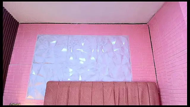 mnicollesweet pri online show from July 17, 3:35 am