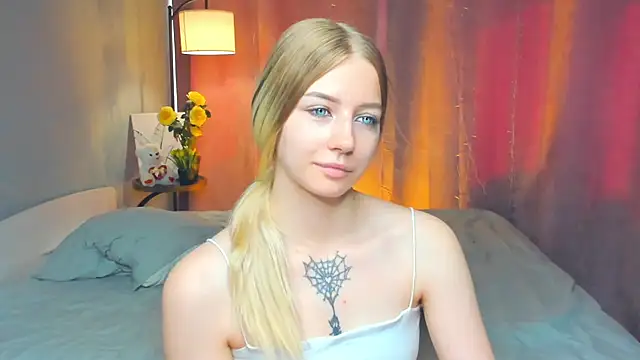 Snapshot of DeniseMekus chatting on July 20, 8:06 am DeniseMekus online show from July 20, 8:06 am