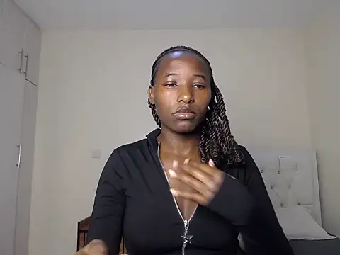 Snapshot of Ebonyqueen111 chatting on June 16, 11:24 am Ebonyqueen111 online show from June 16, 11:24 am