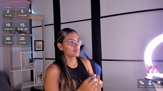 Snapshot of SophieWatson_ chatting on July 6, 12:02 pm SophieWatson online show from July 6, 12:02 pm